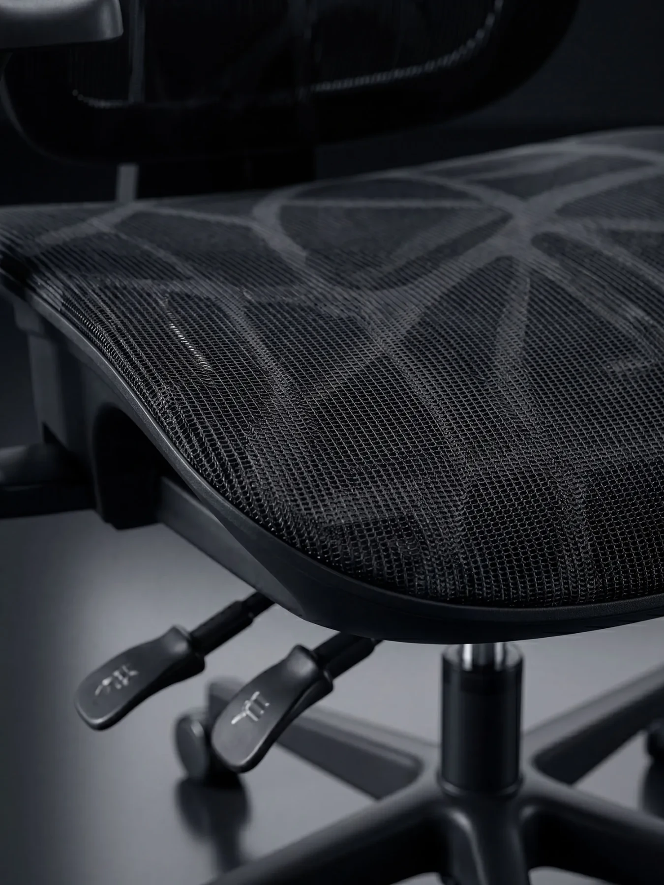 כיסא Nest Ultra — פרט 1